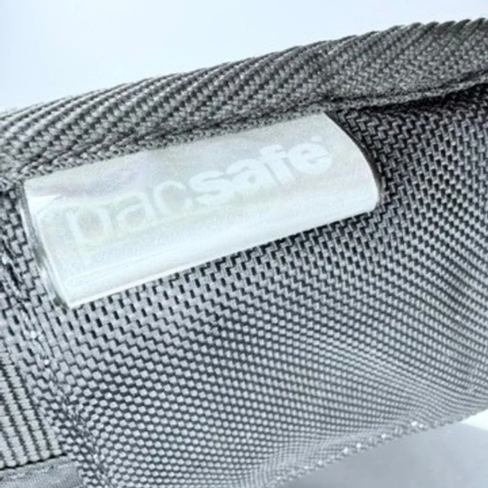 Pacsafe Meshsafe M200 Anti-Theft Messenger‎ Bag Gray Laptop Briefcase eXomesh